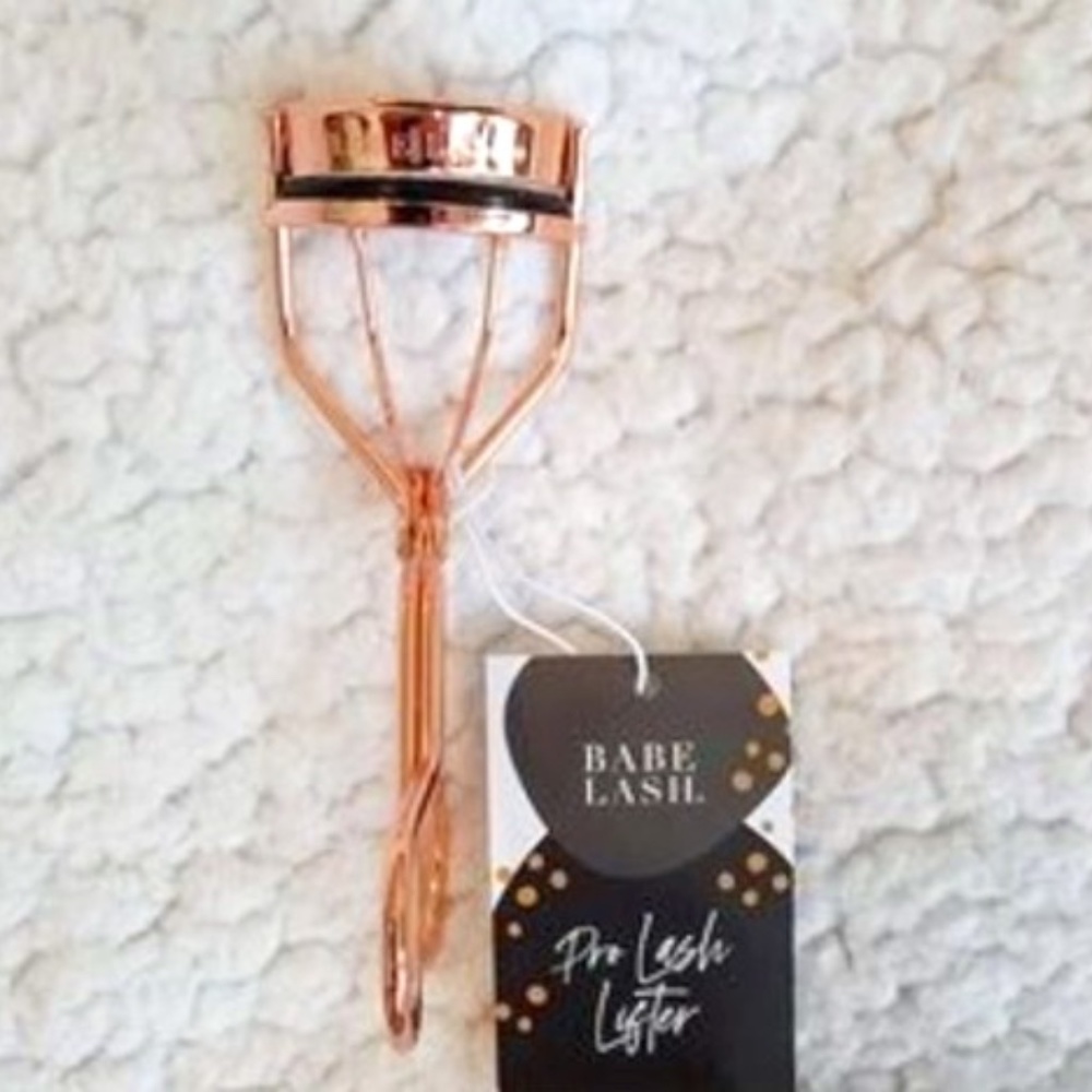 NWT- Babe Lash Pro Lash Lifter